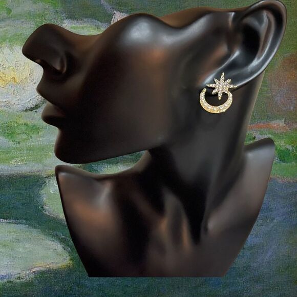 3/$25❗️Faux Pearl Moon Stud Earrings - Picture 1 of 3